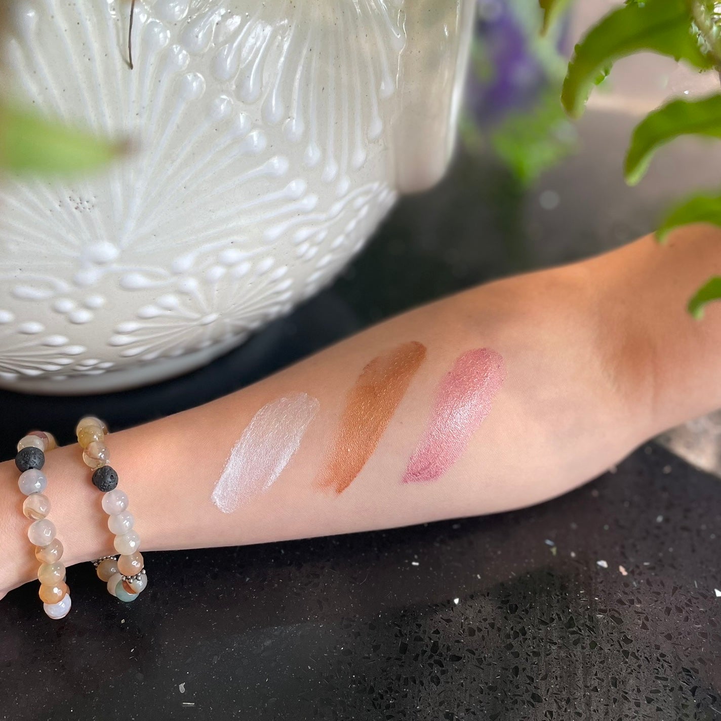 Lip & Cheek Highlighter Sticks Beautifully creamy and smooth application for a touch of natural glow